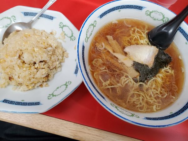 「半チャンラーメン６５０円」@伊峡の写真