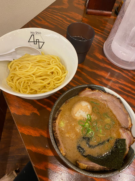 「つけ麺(並.味玉とチャーシュー追加)」@40番の写真