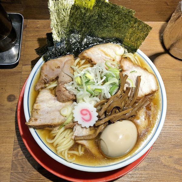 「肉煮干中華+(肉まし、海苔、味玉)」@肉煮干し中華そば さいころの写真