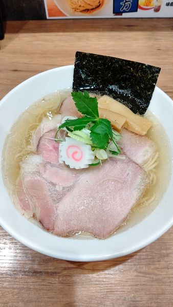 「鯛煮干と春恋の白醤油拉麺　1300円」@煮干拉麺 小烏丸 問屋町店の写真