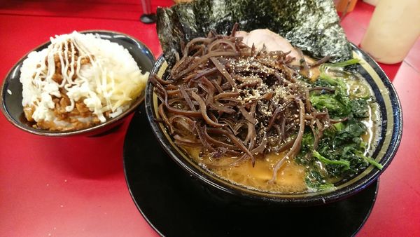 「チャーシュー麺(3枚) キクラゲ ライス大盛」@柏 王道家の写真