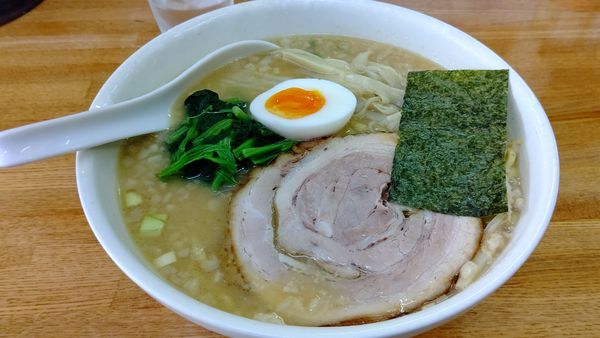 「豚骨醤油ラーメン８８０円」@大勝軒 千代田町店の写真