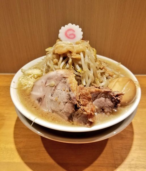 「ラーメン小・燻製味玉・黒烏龍茶」@麺屋 神工の写真