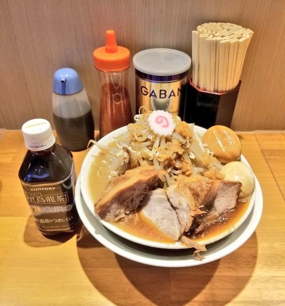 「ラーメン小・燻製味玉・黒烏龍茶」@麺屋 神工の写真