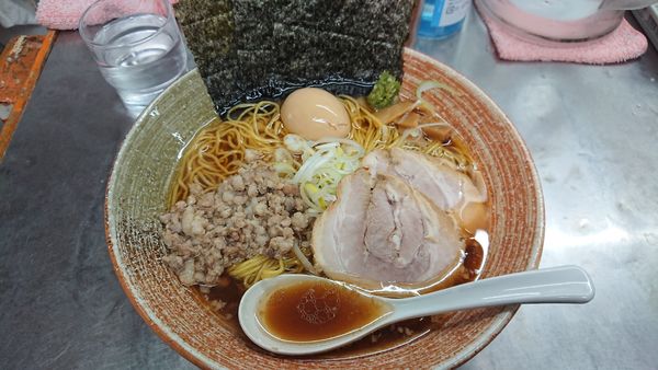 「オマールエビ出汁悪い正油ラーメン＋味玉＋海苔＋青唐辛子」@覆麺 智の写真
