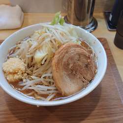 ラーメン ・中盛りニンニク￥900