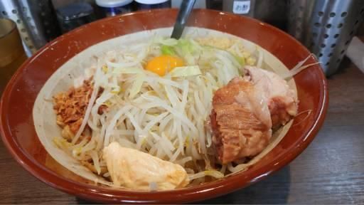 「大・麺増し・汁なし（ショウガマシマシヤサイアブラアレ）」@豚山 鶴見店の写真