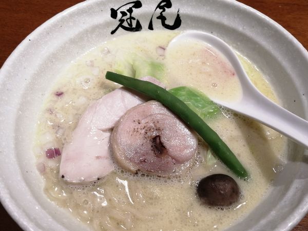 「純白湯らぁめん¥850」@らぁめん冠尾 恵比寿西店の写真