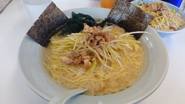 「ネギラーメン８００円＋ネギ丼２５０円」@ラーメンショップ 吉田川尻店の写真