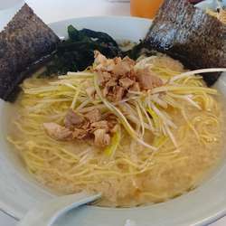 ネギラーメン８００円＋ネギ丼２５０円