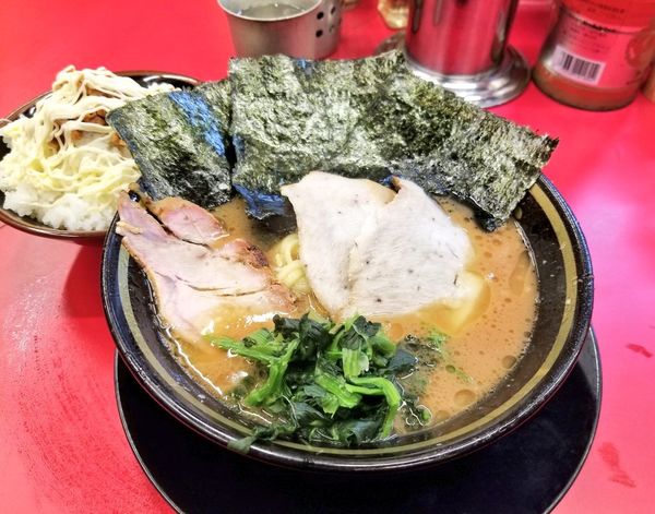 「ラーメン・豚トロ」@柏 王道家の写真