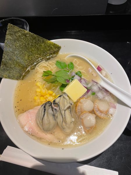 「【限定？】牡蠣と帆立の塩バターラーメン（大盛）」@Tonariの写真