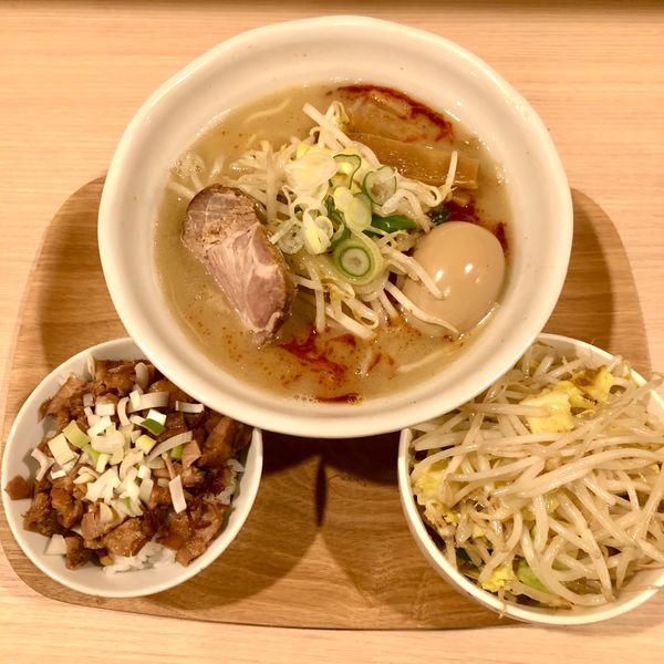 「辛味噌ラーメン＋味玉＋たっぷり野菜＋ミニチャーシューご飯」@麺屋 幸生の写真