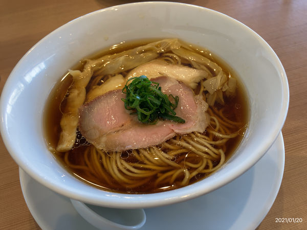 「醤油らぁ麺」@らぁ麺 はやし田 国立店の写真