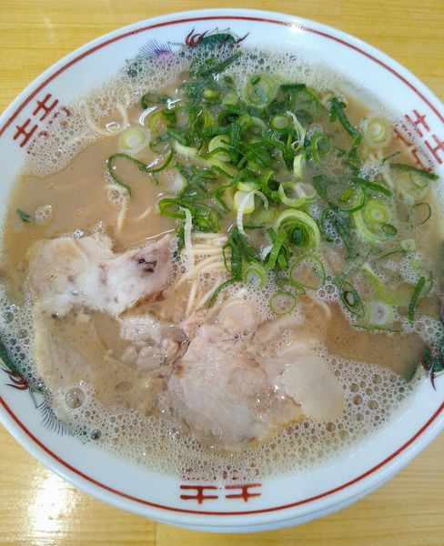 「豚骨らーめん 600円 もつごはん 300円」@てっちゃんの写真