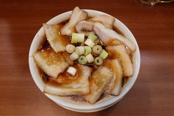 「チャーシュー中華そば￥８３０」@濃厚中華そば 佐とうの写真