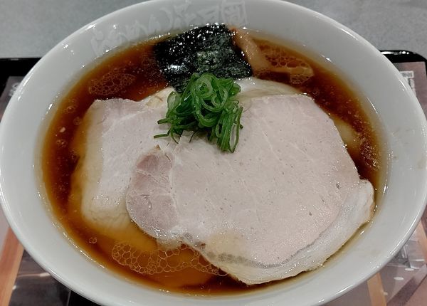 「飯田商店 しょうゆチャーシュー麺(限定)」@らあめん花月嵐 浦和美園店の写真