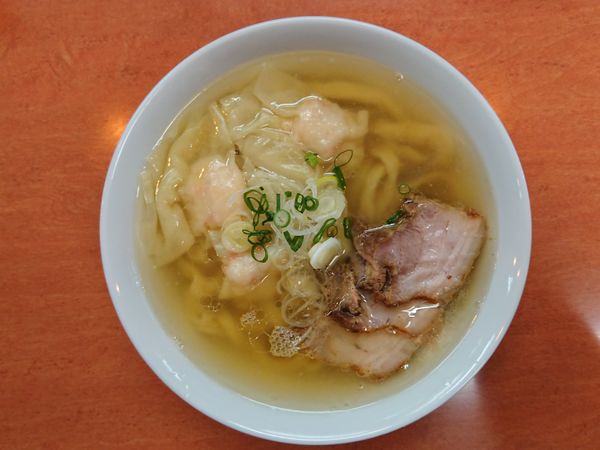 「海老ワンタンメン」@日陰の写真