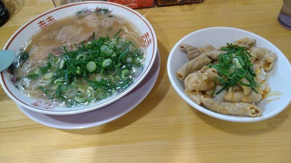「豚骨らーめん（600円）ともつごはん（300円）」@てっちゃんの写真