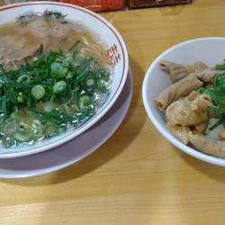 豚骨らーめん（600円）ともつごはん（300円）