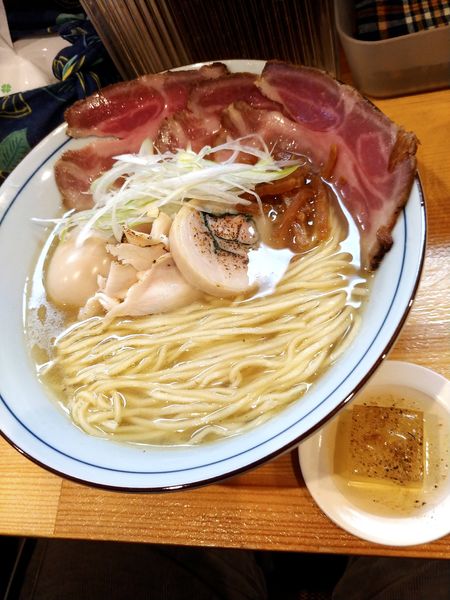 「鶏そば 塩のほうへ・味玉＆イベリコ豚チャーシュー増し」@Coccinellaの写真