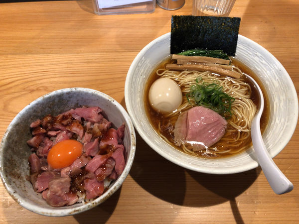 「醤油らぁ麺 + 味付玉子(クーポン) + 豚ユッケ風ご飯」@麺屋 さくら井の写真