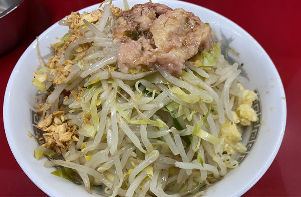 「塩汁なし チーズ ヤサイちょいマシ ニンニク アブラ」@ラーメン二郎 越谷店の写真