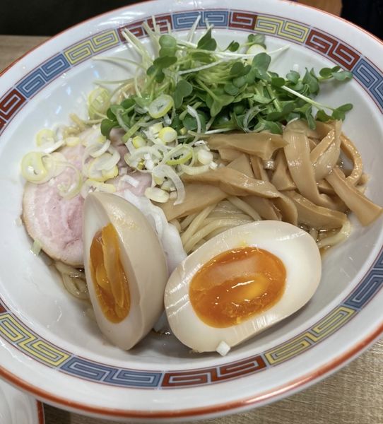 「油そば+煮卵」@宝華らぁめんの写真