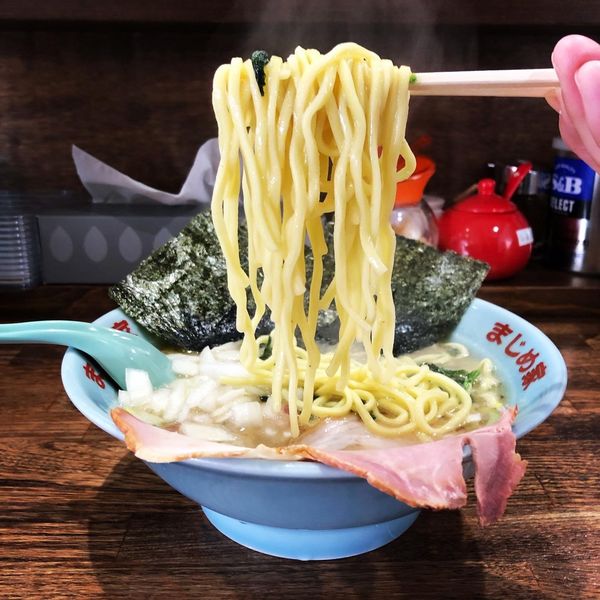 「塩豚骨」@豚骨醤油ラーメン まじめ家の写真