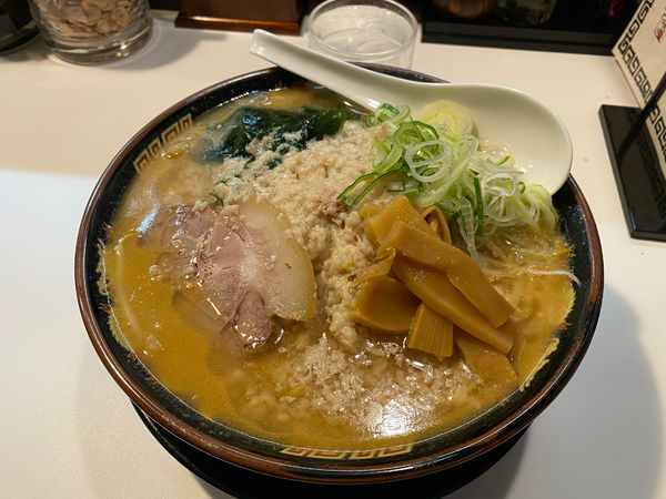 「背脂味噌ラーメン　大盛り」@北海道らーめん 熊源 たまプラーザ店の写真