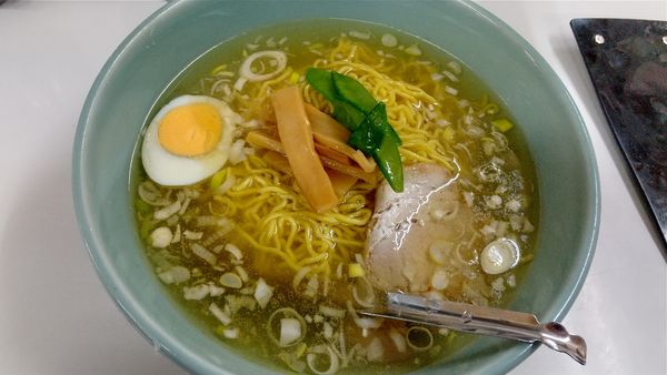 「塩ラーメン600円」@兆楽 道玄坂店の写真