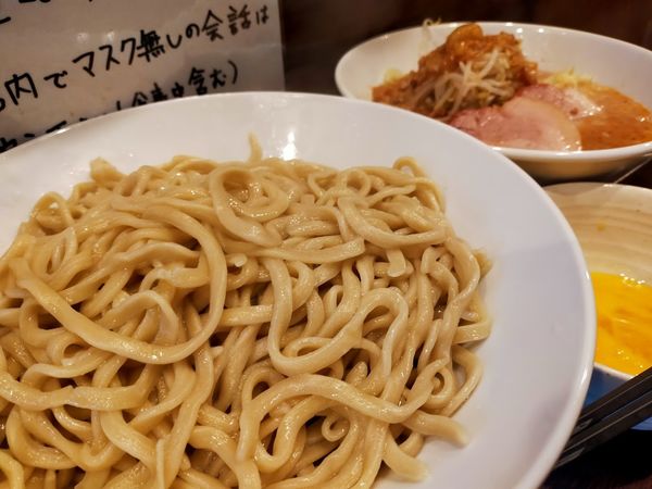 「つけ麺・麺増し600・生卵（あつもり・脂・にんにく）」@ピコピコポンの写真