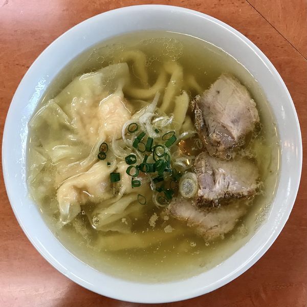 「プレミアムヱビス350ml缶 → 海老ワンタンメン」@日陰の写真