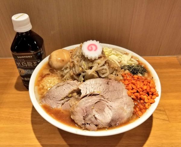 「トマティーナ・チーズ・燻製味玉・黒烏龍茶」@麺屋 神工の写真