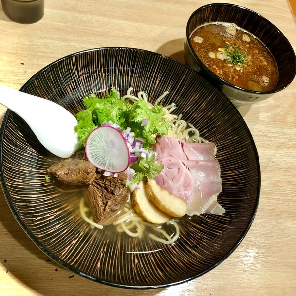「厚切り牛タンシチューの熱盛りつけ麺八丁味噌仕立て￥1180」@寿製麺よしかわ 川越店の写真