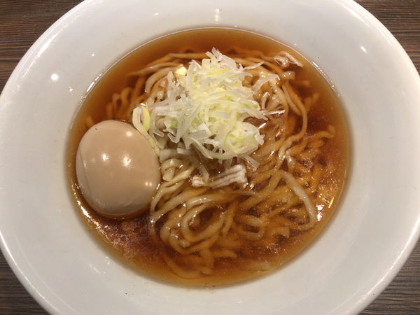 「煮干しそば＋燻製半熟煮玉子」@鴨出汁中華蕎麦 麺屋yoshikiの写真