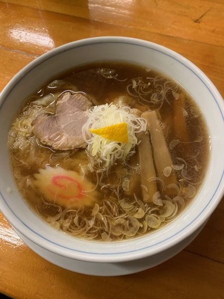 「中華麺（麺ハーフでワンタンへ変更）870円」@中華そば専門店 勝やの写真