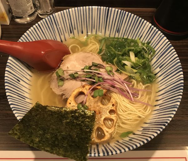 「白糸中華そば ¥500(オープン記念)」@中華そば 糸の写真