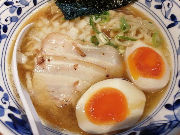 「焼きあご中華そば¥780＋味玉（LINEお友だち登録特典）」@らぁ麺 ばらやの写真