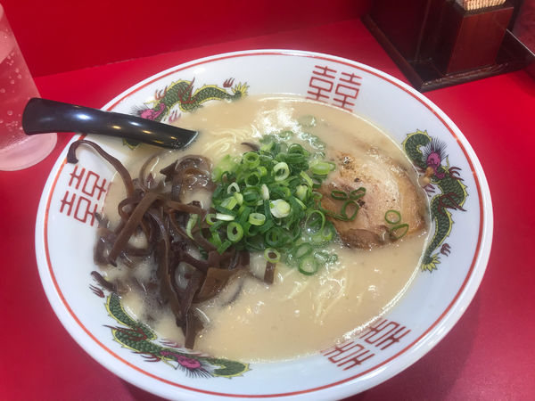 「豚骨ラーメン　550円税込」@釜炊き豚骨らーめん マルハ軒の写真