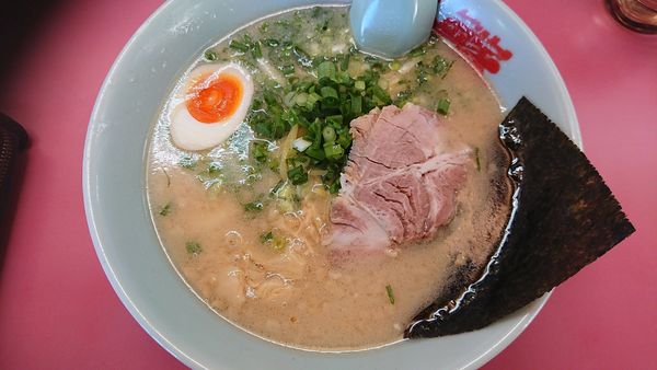 「プレミアムとんこつ塩」@ラーメン山岡家 つくば中央店の写真