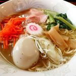 「煮干し塩ラーメン（８７０円）」@麺屋見うちの写真