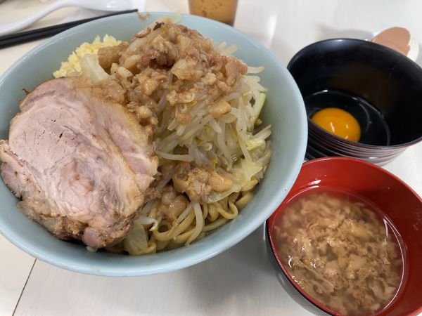 「ラーメン（汁なし）＋生卵」@俺の生きる道 柏店の写真