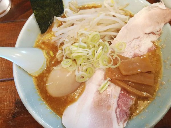 「味噌カレーらーめん+味玉」@らーめん 馬鹿珍の写真