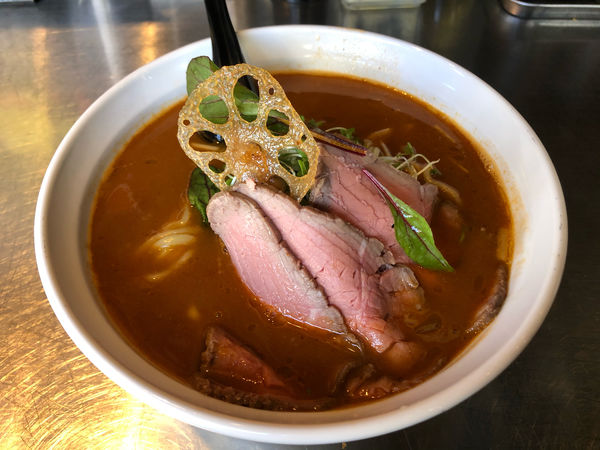 「ぶるずラーメン(ローストビーフ)」@牛骨らーめん ぶるず 門前仲町店の写真