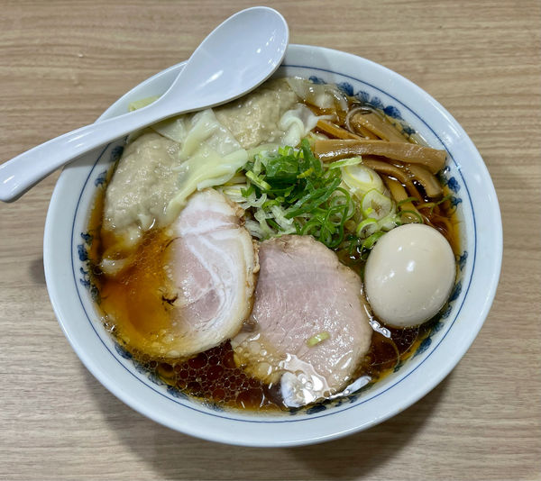 「味玉ラーメン（大盛）＋わんたん２つ」@覆めん 花木の写真