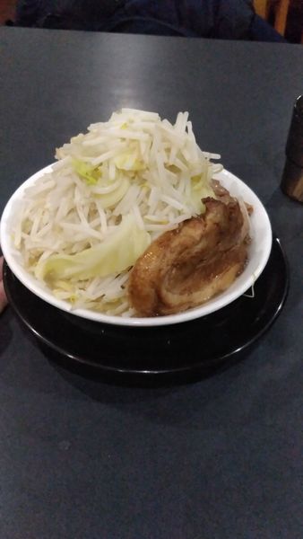 「極太麺（塩・チャーシュー2枚入り）」@麺屋 とん嬉の写真
