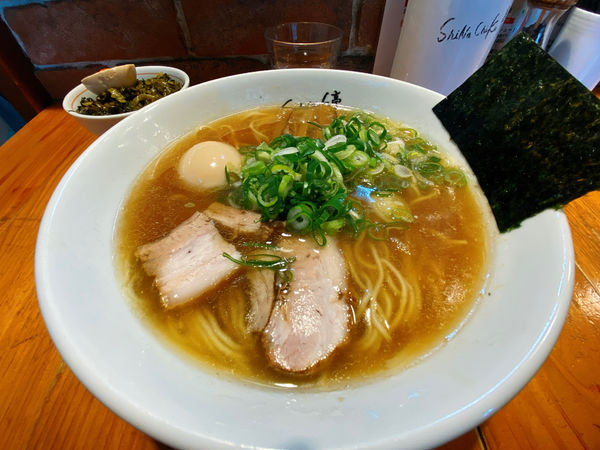 「醤油味玉¥950、九条ネギ¥100」@ShiNaChiKu亭の写真