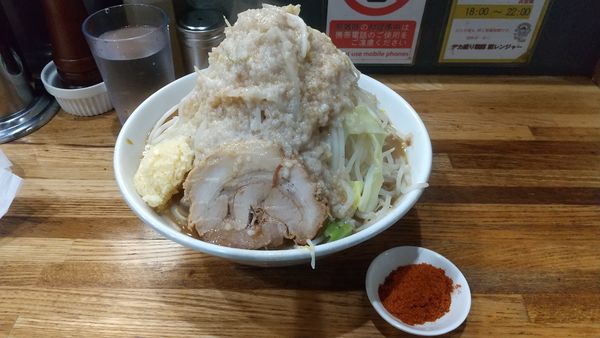 「ラーメン並豚1枚780円」@デカ盛り戦隊 豚レンジャーの写真