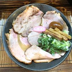 肉の暴力中華そば